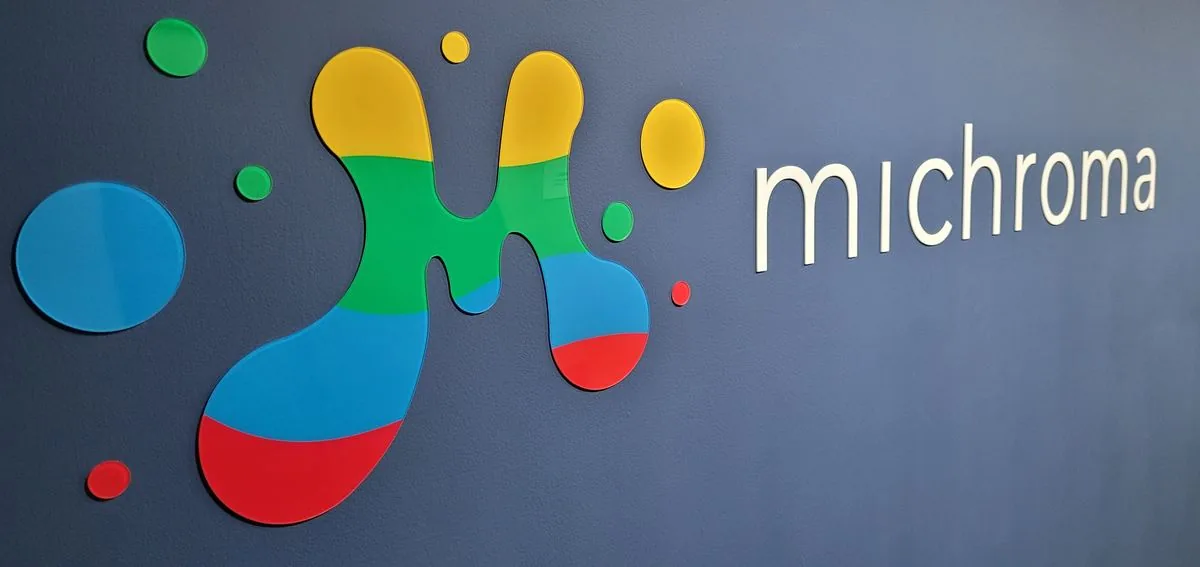 Logo corpóreo fachada comercial Rosario