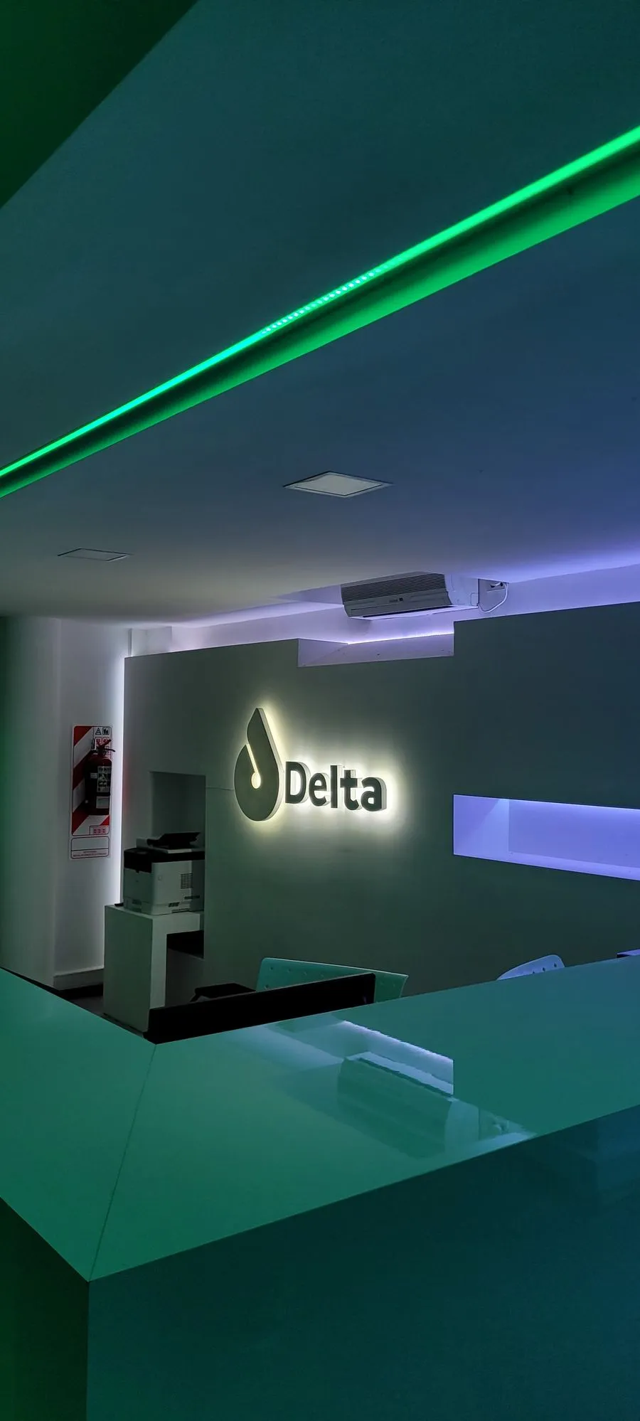 Letras de polifan luminosas retroiluminadas con LED en Rosario